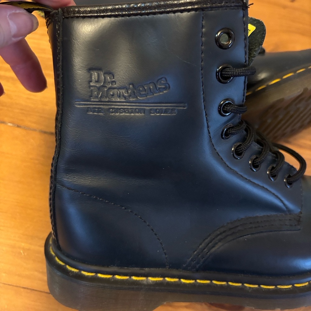 Vintage Dr. Martens 1460 Dark Navy Blue Leather Combat Boots | Women’s 7